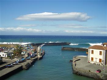 Edad adulta corazón Fábula Coalición Canaria aboga por que el muelle del Puerto de la Cruz tenga  capacidad para cruceros y convierta al norte de Tenerife en motor económico  de la Isla - La Laguna Ahora