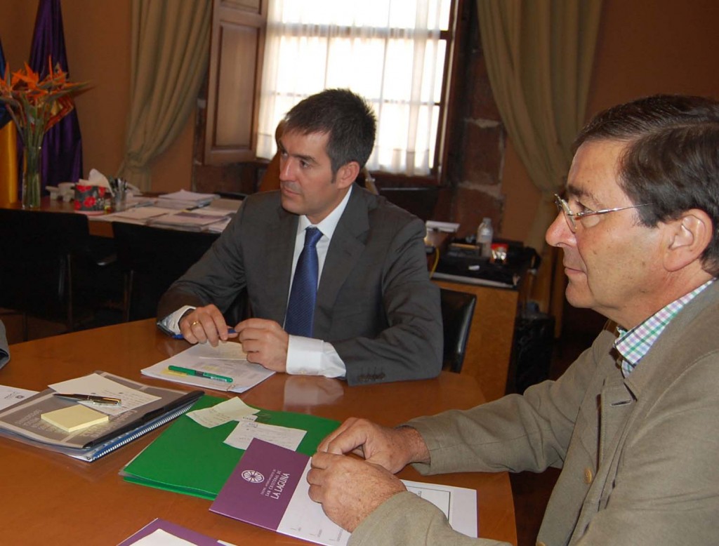 alcalde y concejal Bienestar Social