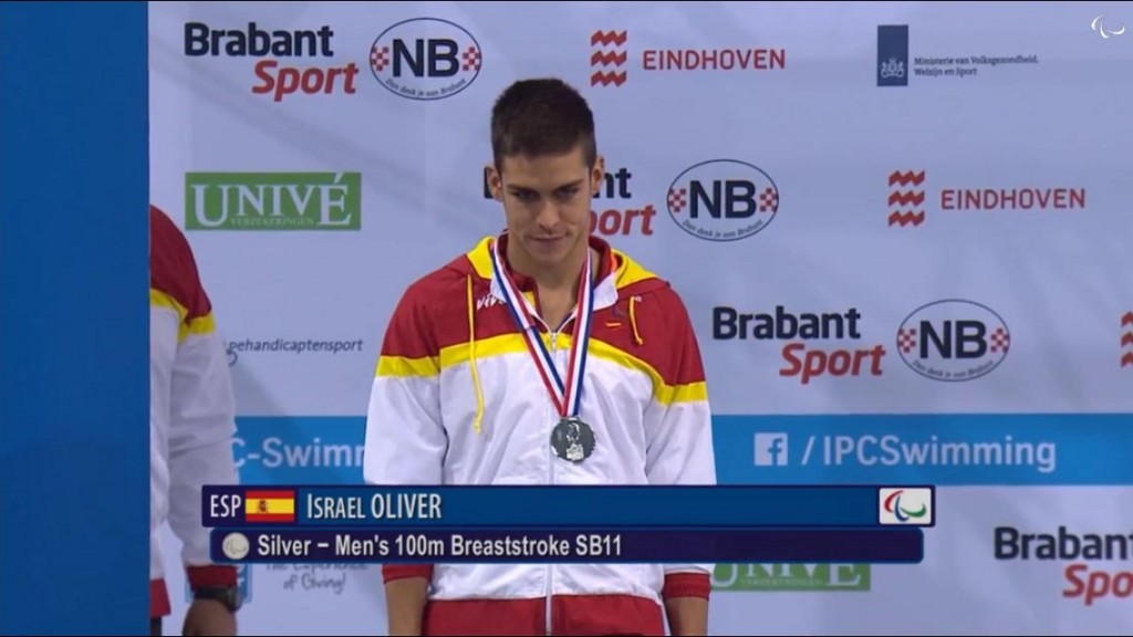 NP140805 Natacion-Oliver