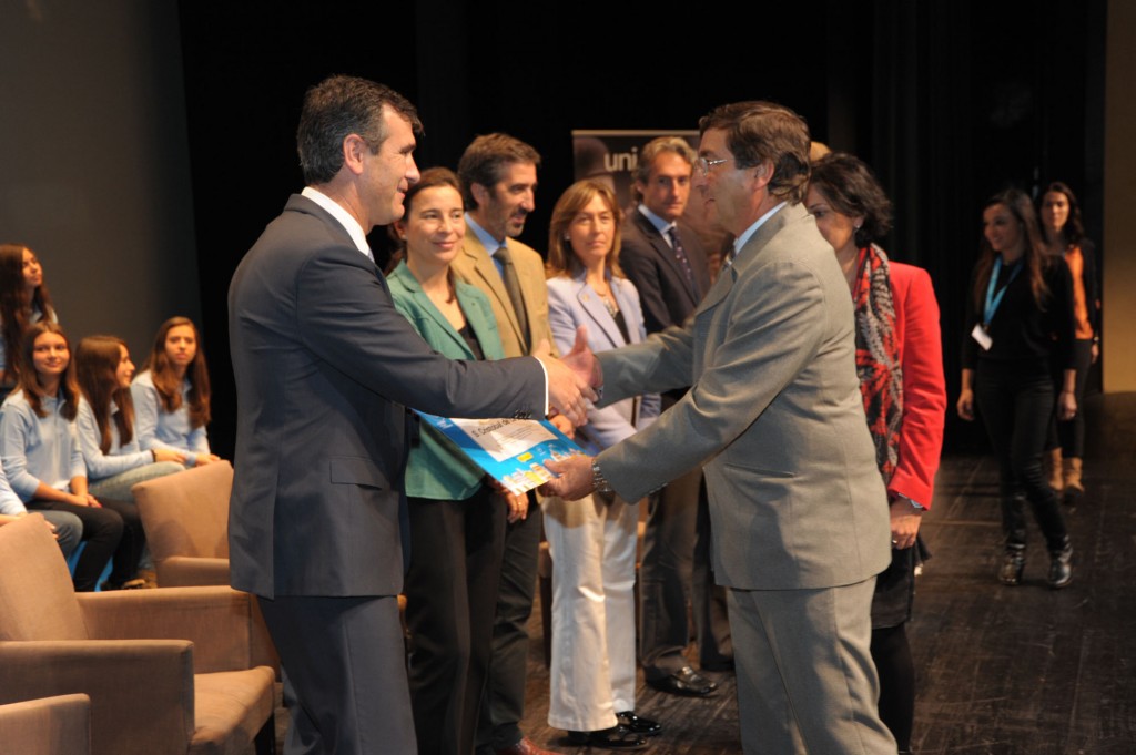 entregra premio La Laguna por Unicef - foto de Ignacion Abascal (1)