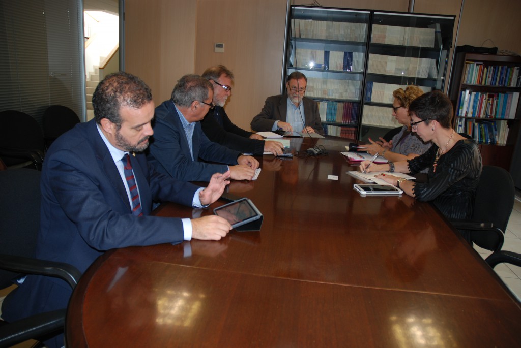 Carlos Guitián en reunión con representantes universidades