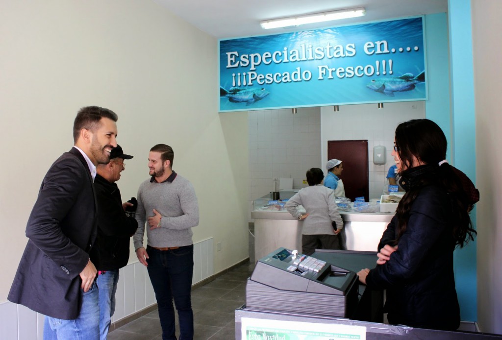 abre nueva pescaderia barrio nuevo  (1)