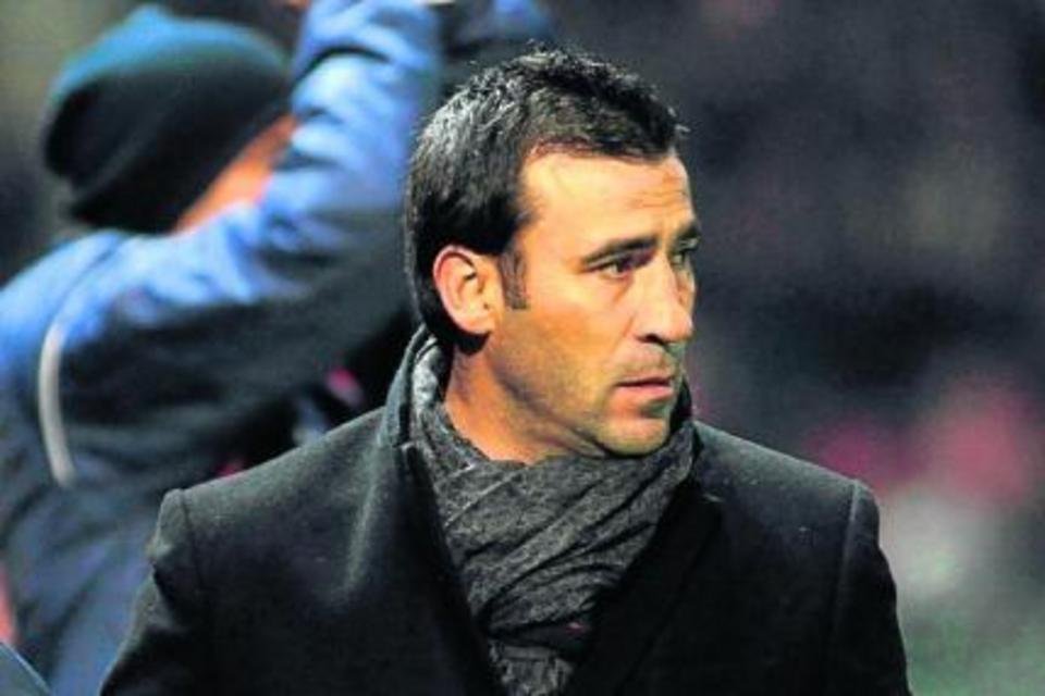 Raul-Agne-pende-de-un-hilo-El-_54237260949_54115221152_960_640