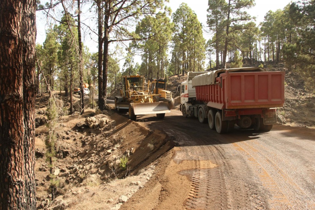 Reparaci+¦n Pistas Forestales 00