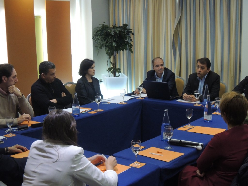Bermudez con ONGs