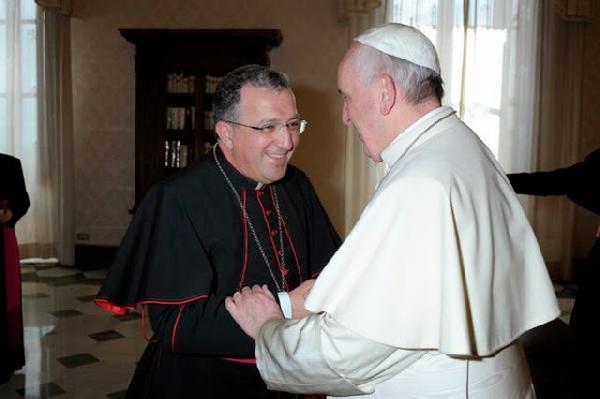 108273_73225_El-joven-Obispo-de-Guadix-con-el-Papa-Francisco_G