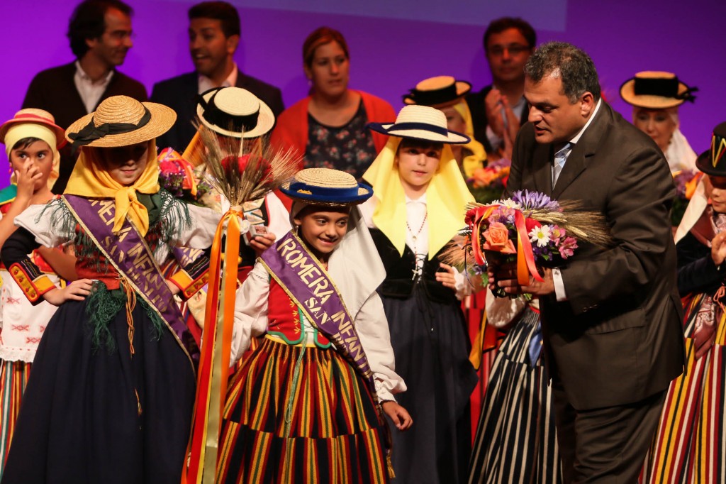 eleccion de la romera infantil y adulta de las fiestas de san benito de la laguna.