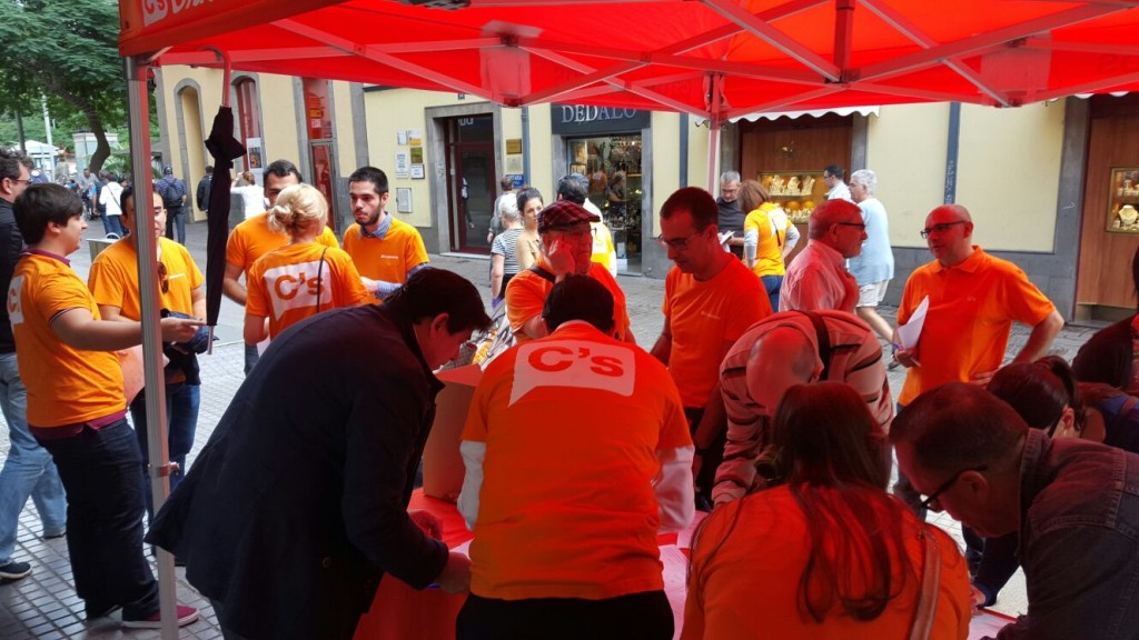 Recogida de firmas C´s Tenerife (1)