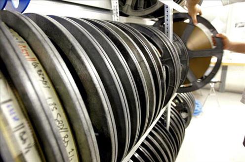 Cine,-int