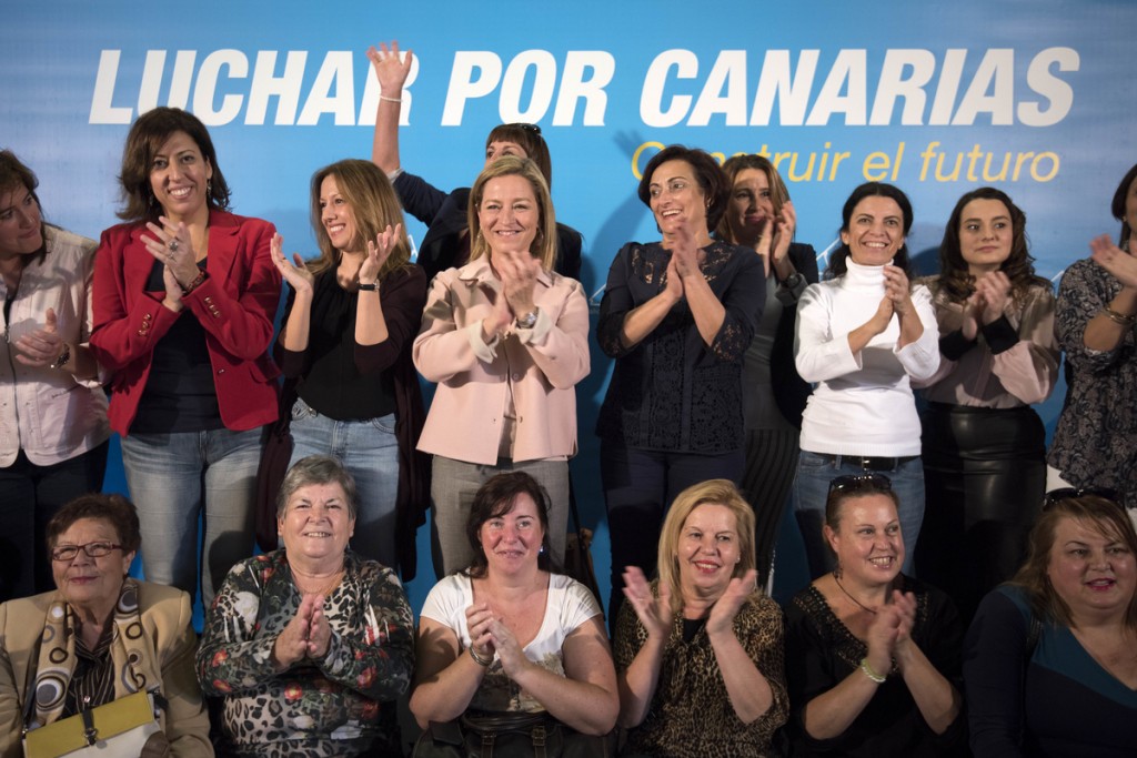 Ana Oramas en mitin de campaña en la Orotava a 5 de Diciembre de 2015.