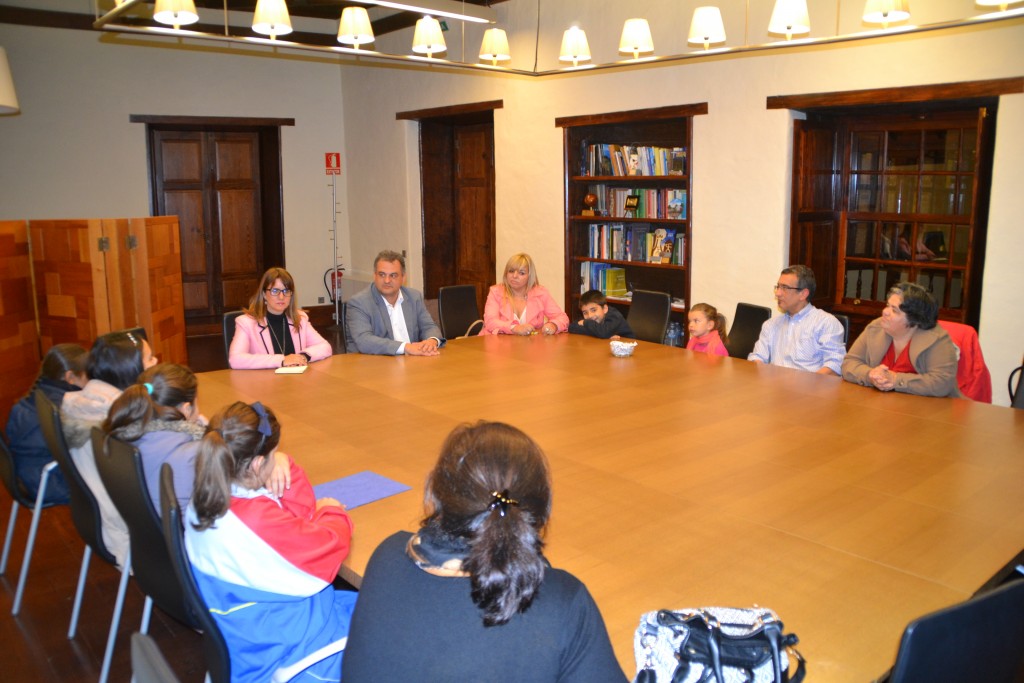 recepción alcalde niños catequesis