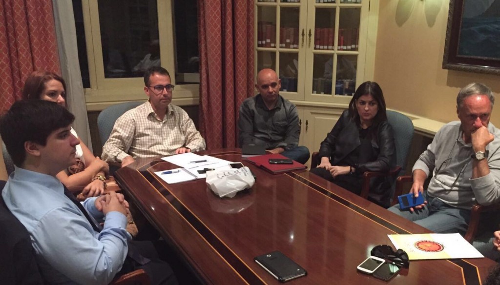 Momento de la reunión de la nueva junta directiva de Sta. Cruz de Tenerife