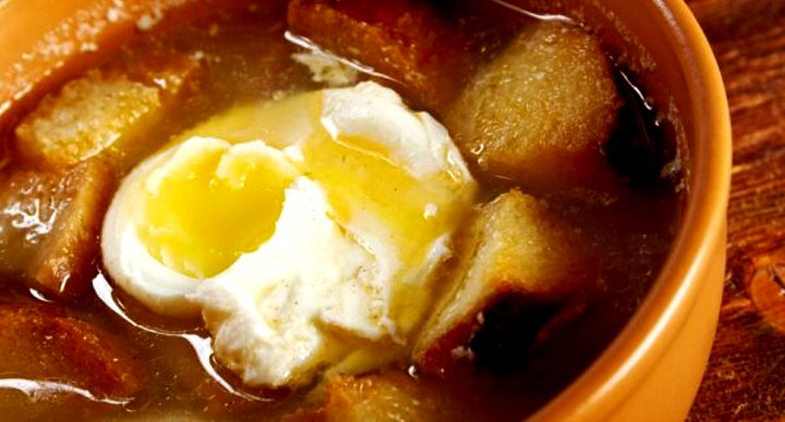 img_huevos_escalfados_con_sopa_de_ajo_30203_600