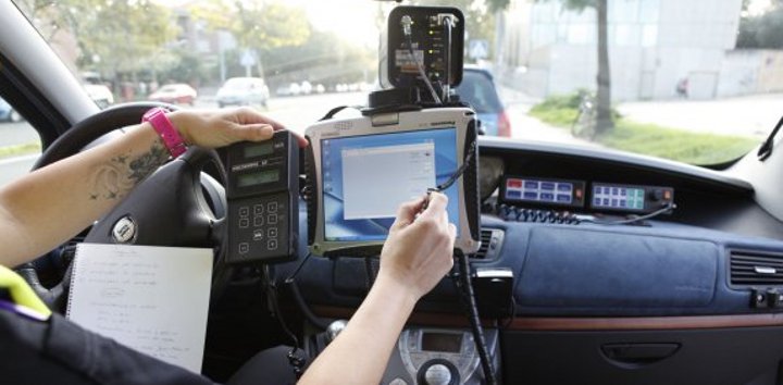 presentacion del nuevo coche con radar para la policia local de caceres