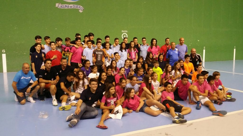 NP160718 Frontenis