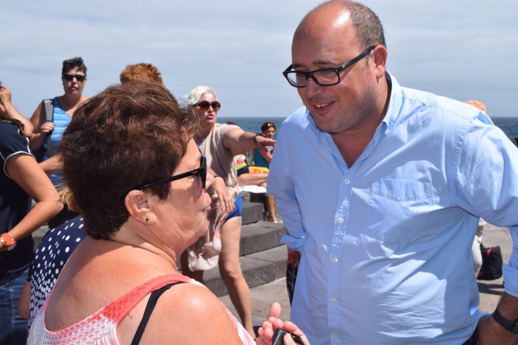 con-banista-en-bajamar
