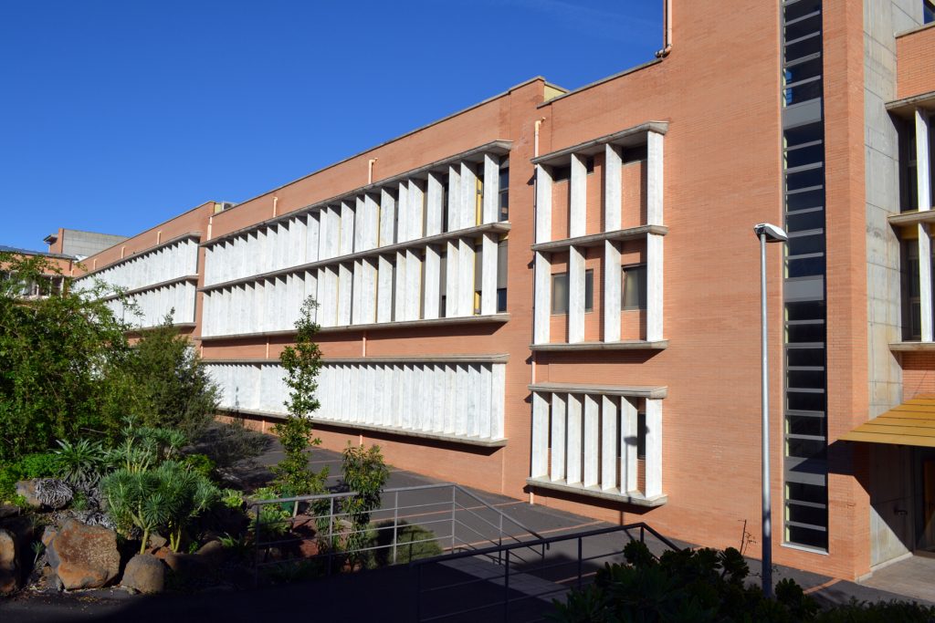 jlr-161105-escuelasupingenieriaytecn004