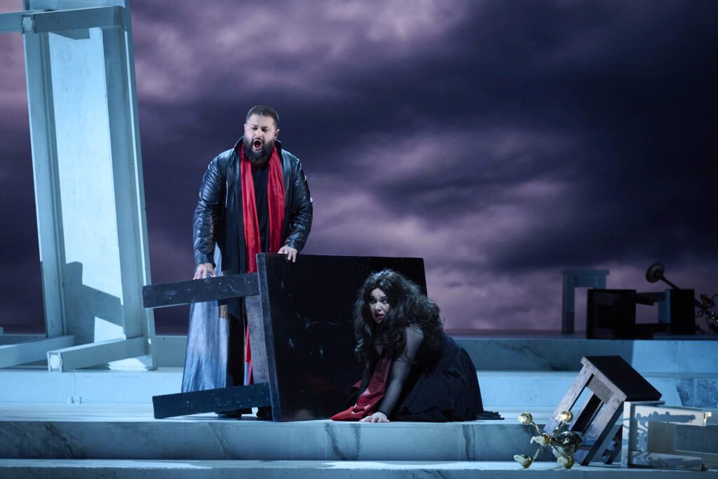 Celso Albelo Returns to the Royal Theatre as Manrico in Il Trovatore