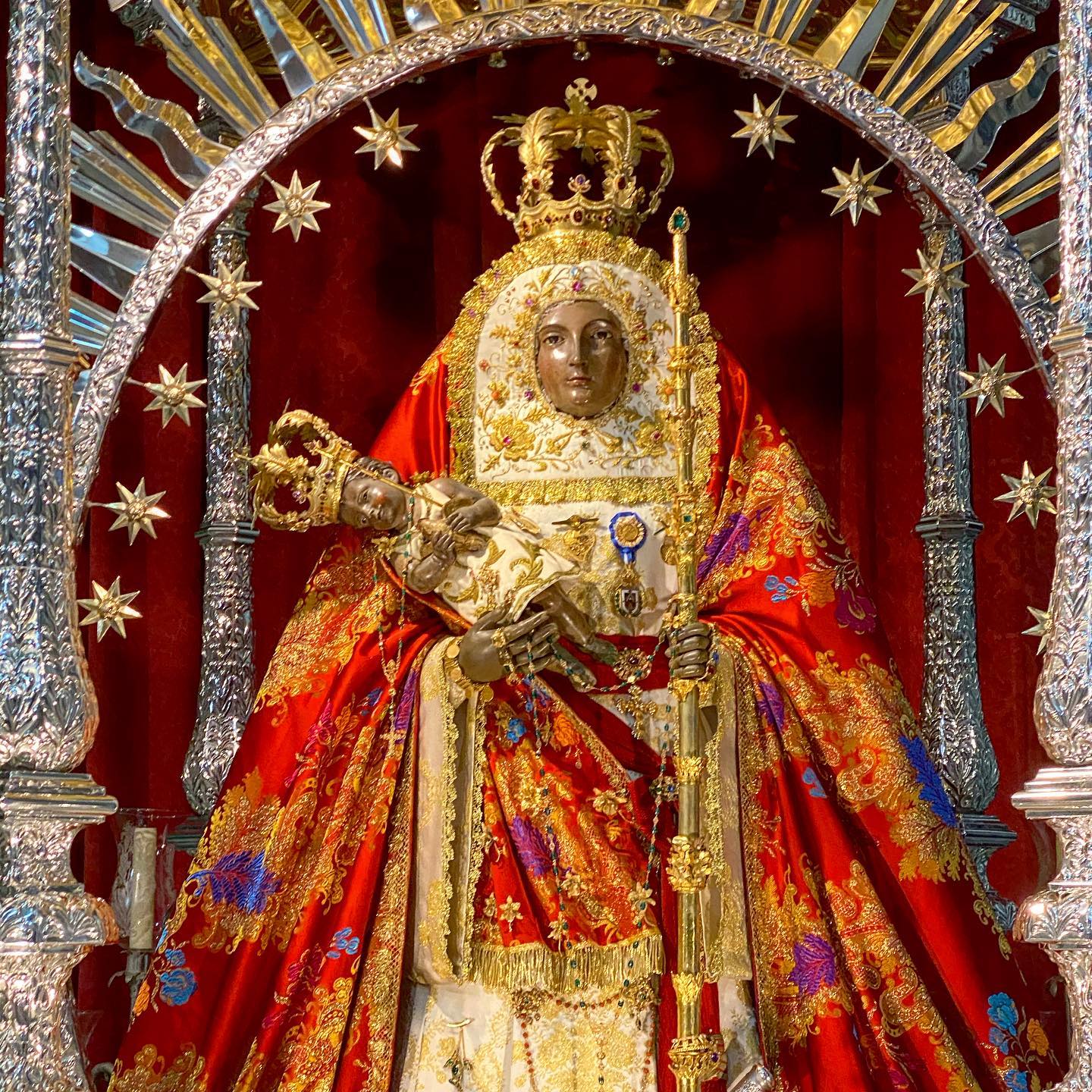 La Virgen de Candelaria ya se encuentra en su trono procesional  